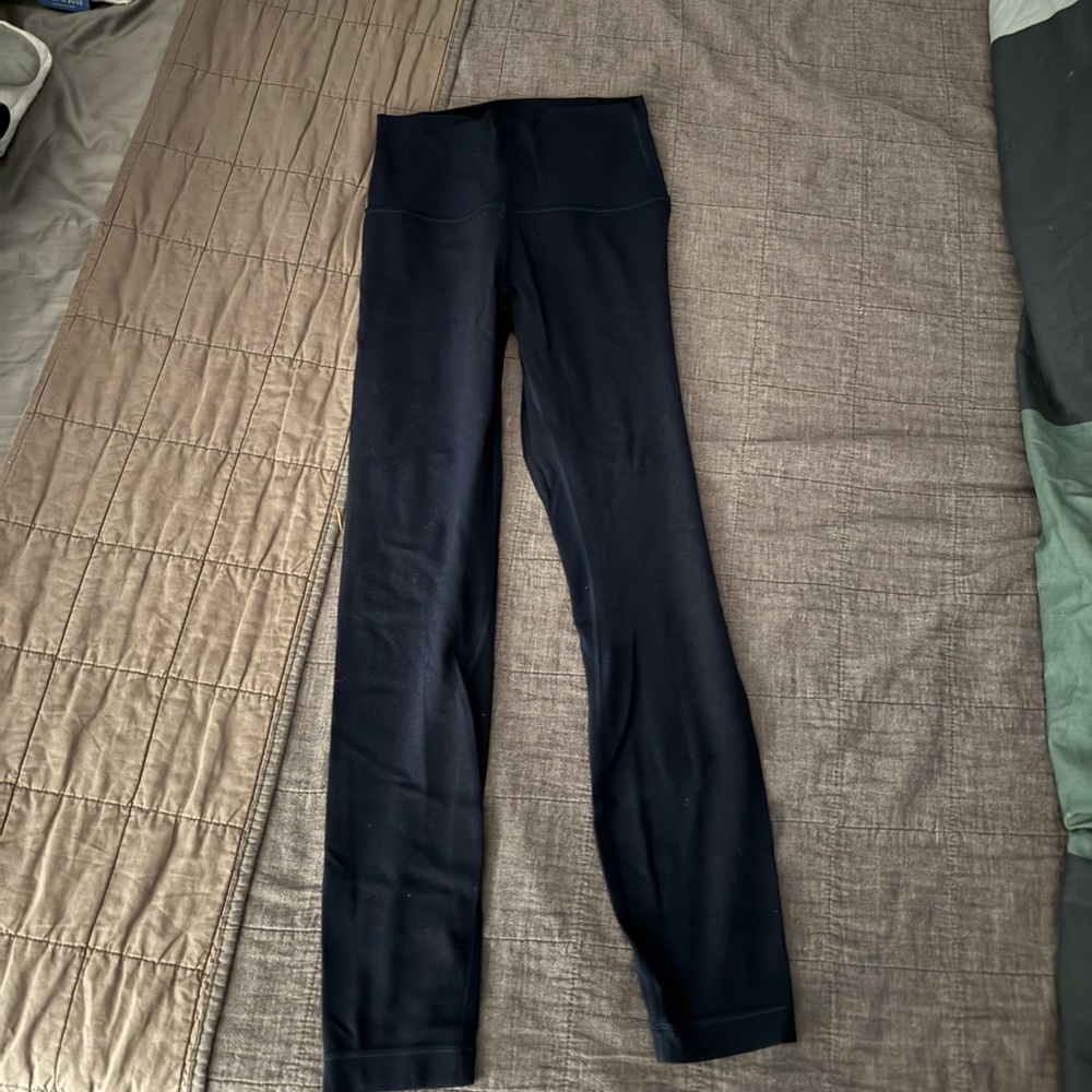 EUC Lululemon X Peloton Align 25”